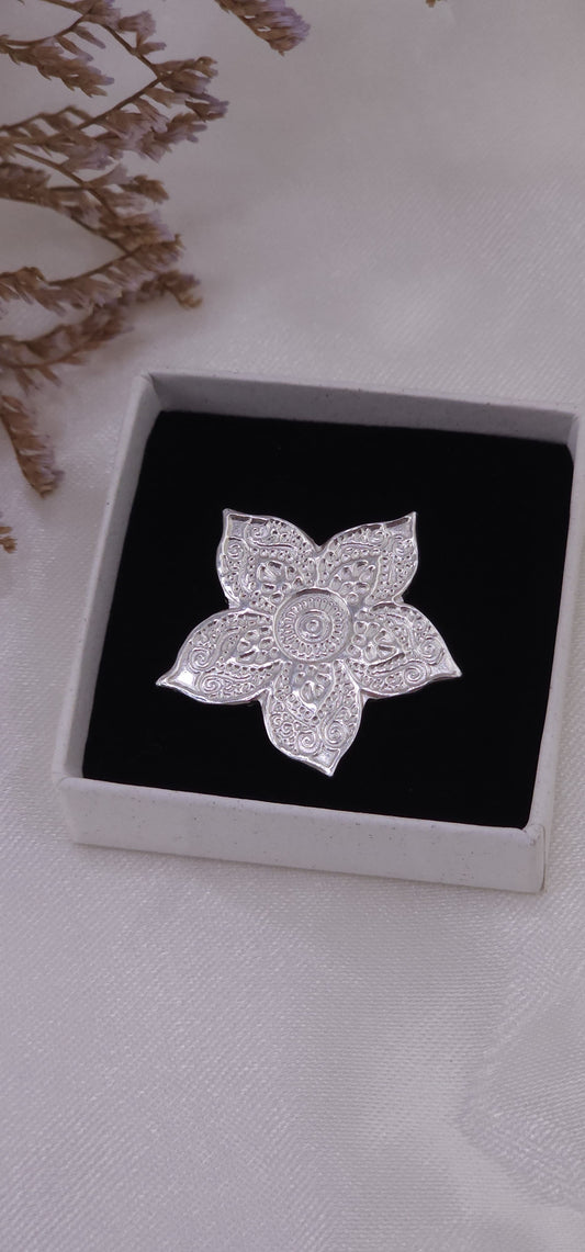 Mandala style sterling silver pin badge/brooch