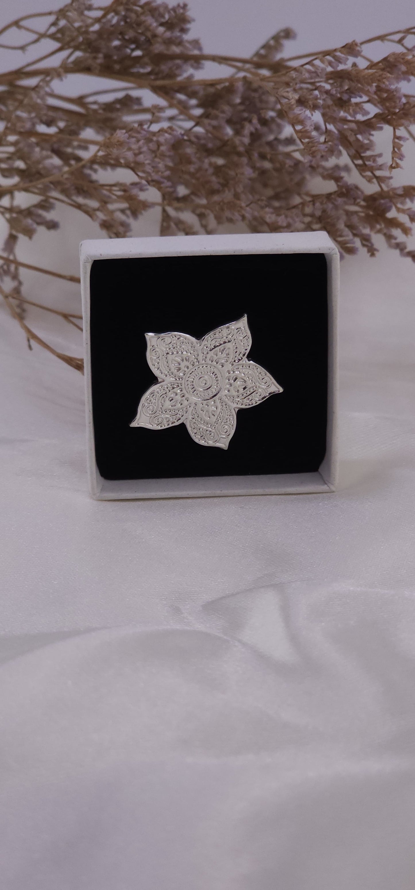 Mandala style sterling silver pin badge/brooch